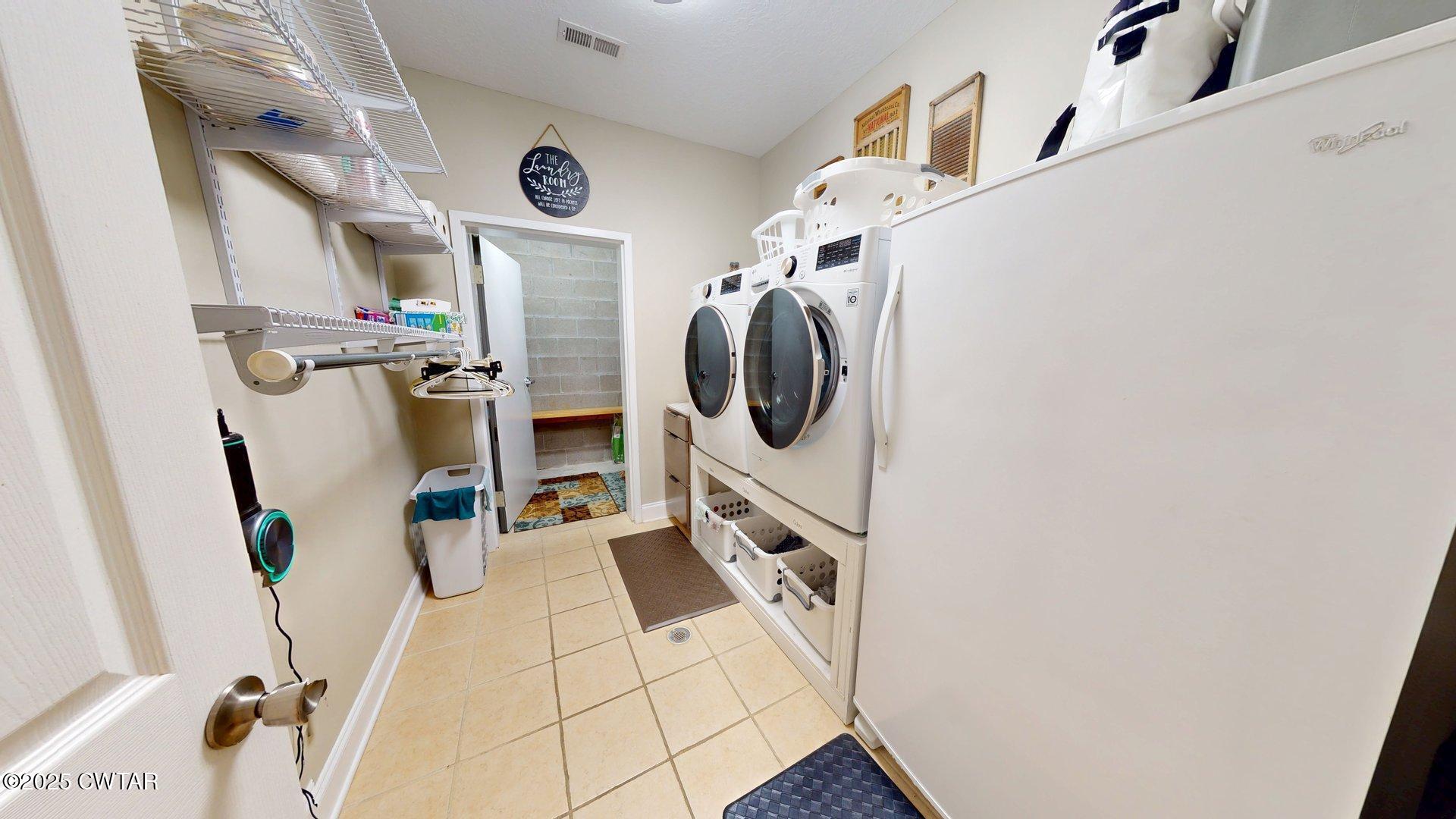 1112 Crowne Pointe Drive