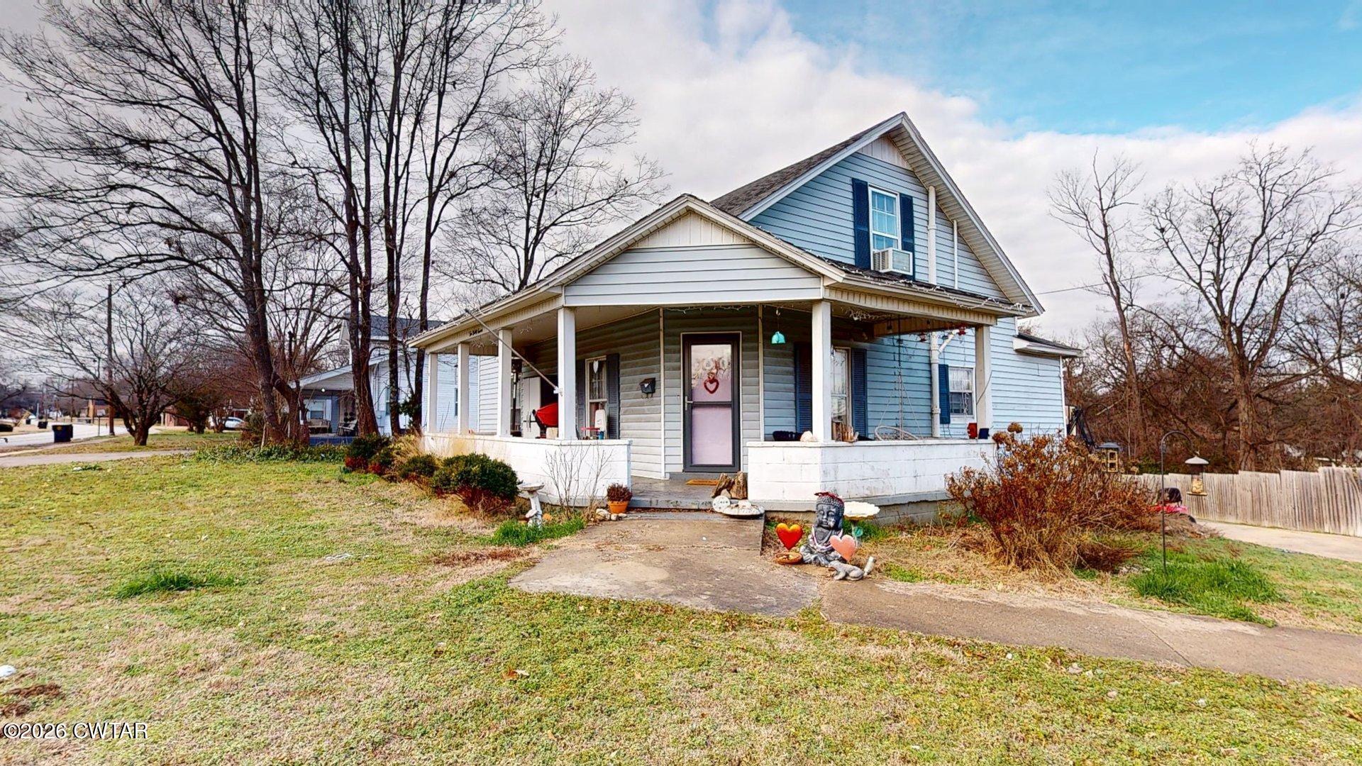 1037 N Sampson Avenue