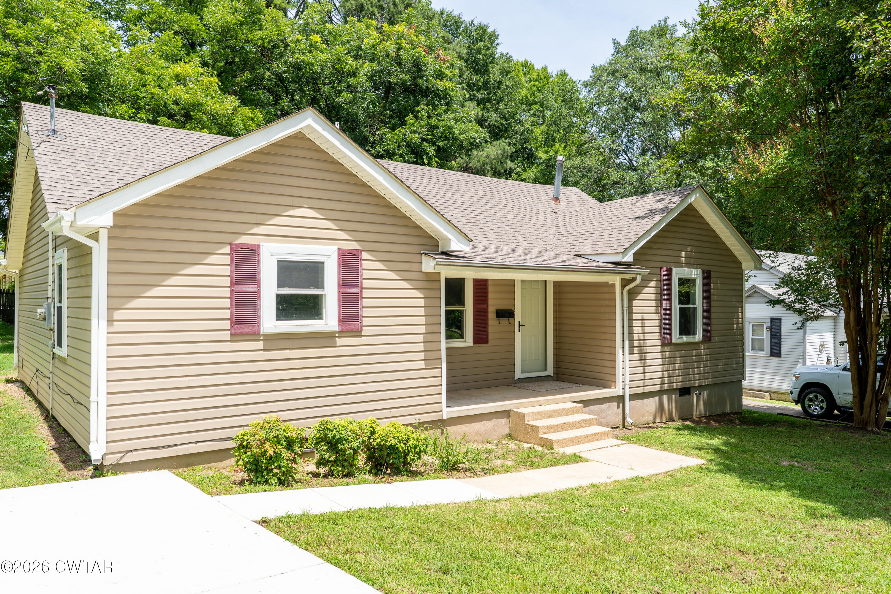 1203 Summer Drive