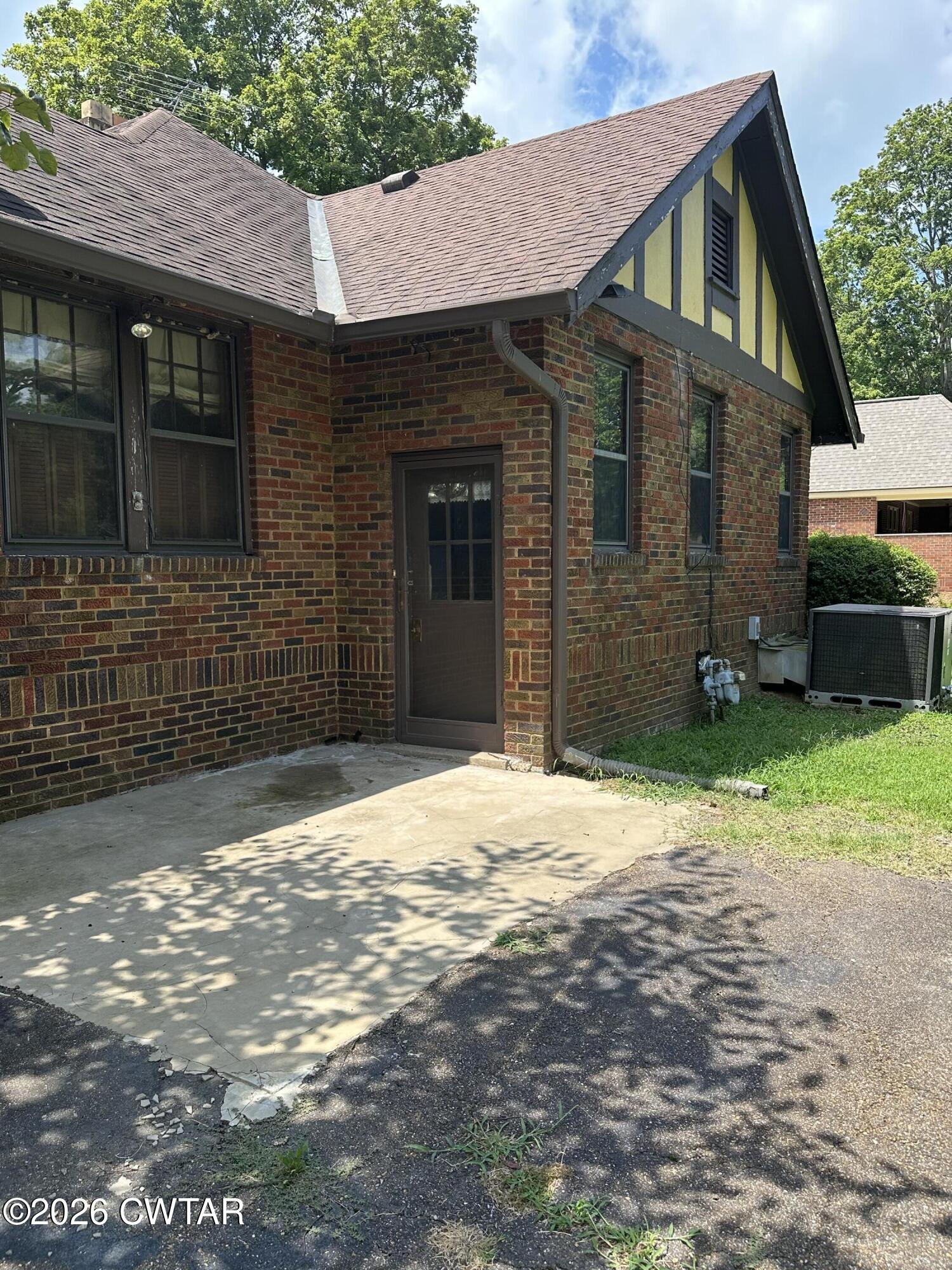 606 W Tigrett Street