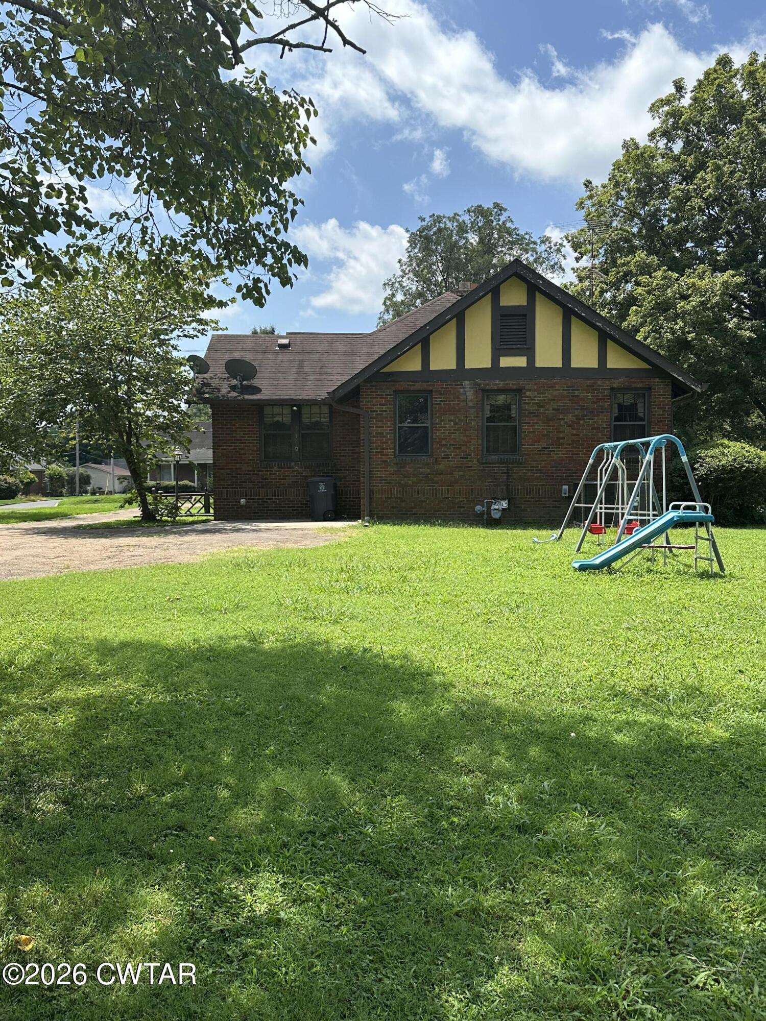606 W Tigrett Street