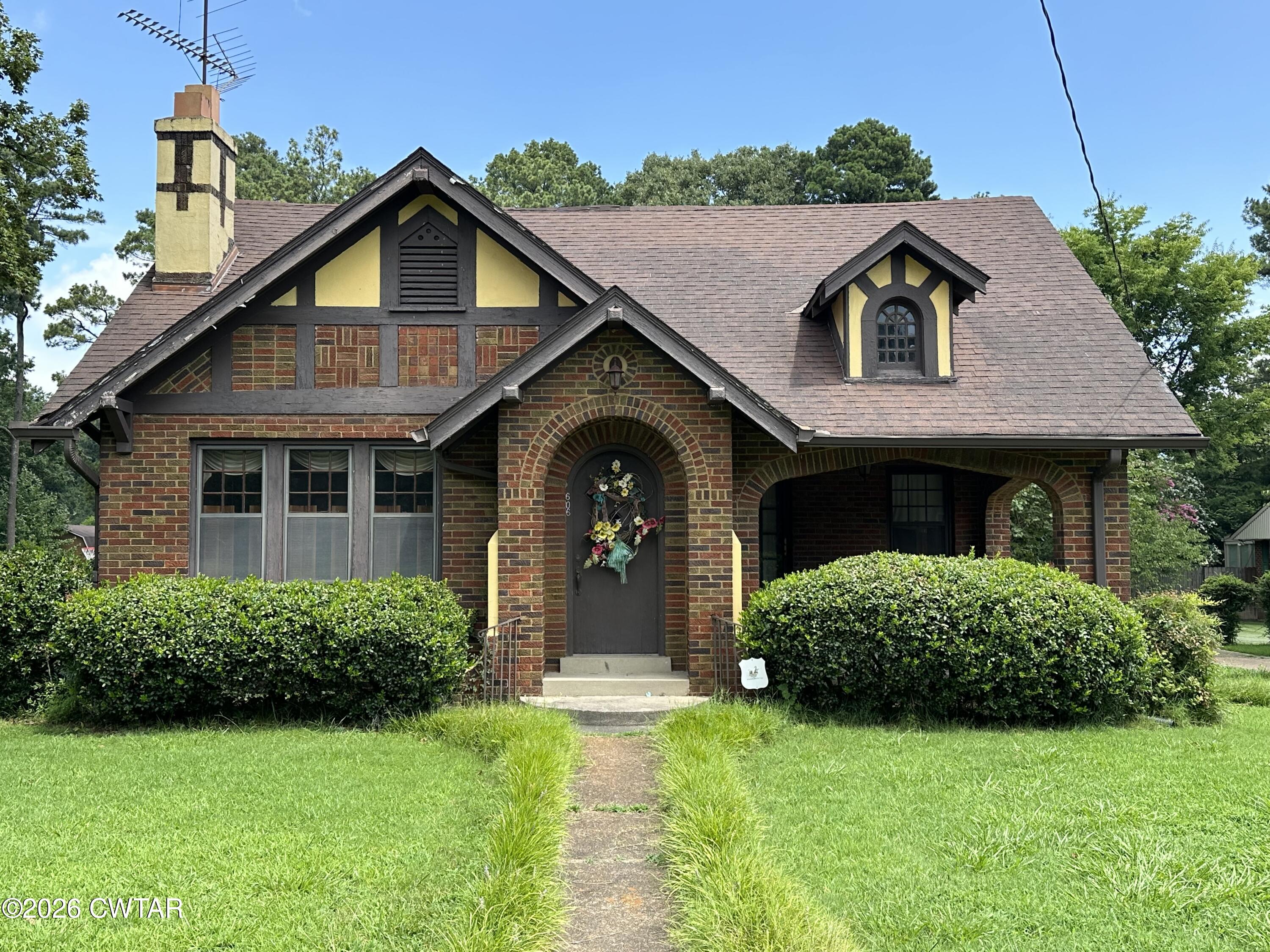 606 W Tigrett Street