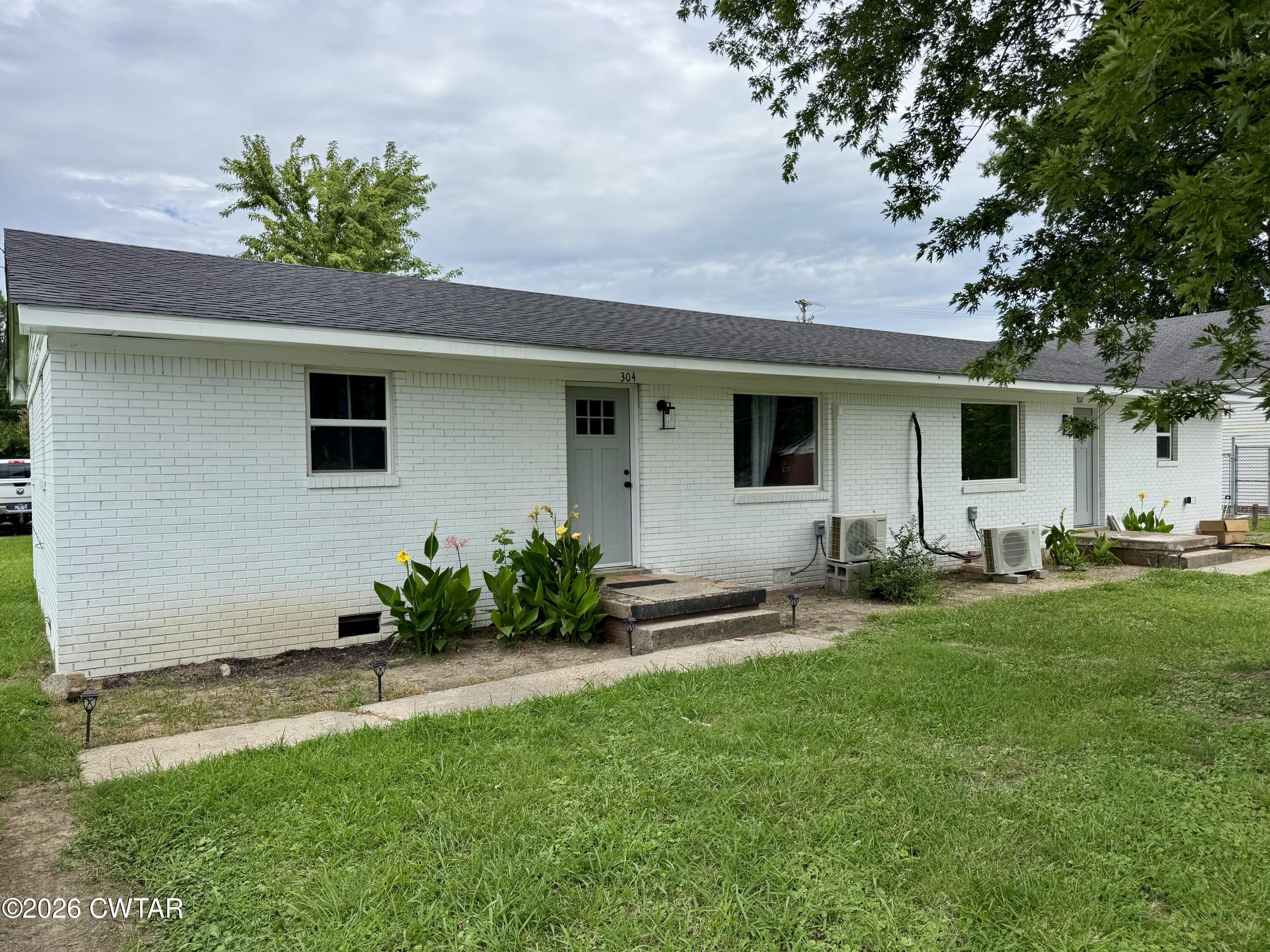 302 - 304 Taylor Street W