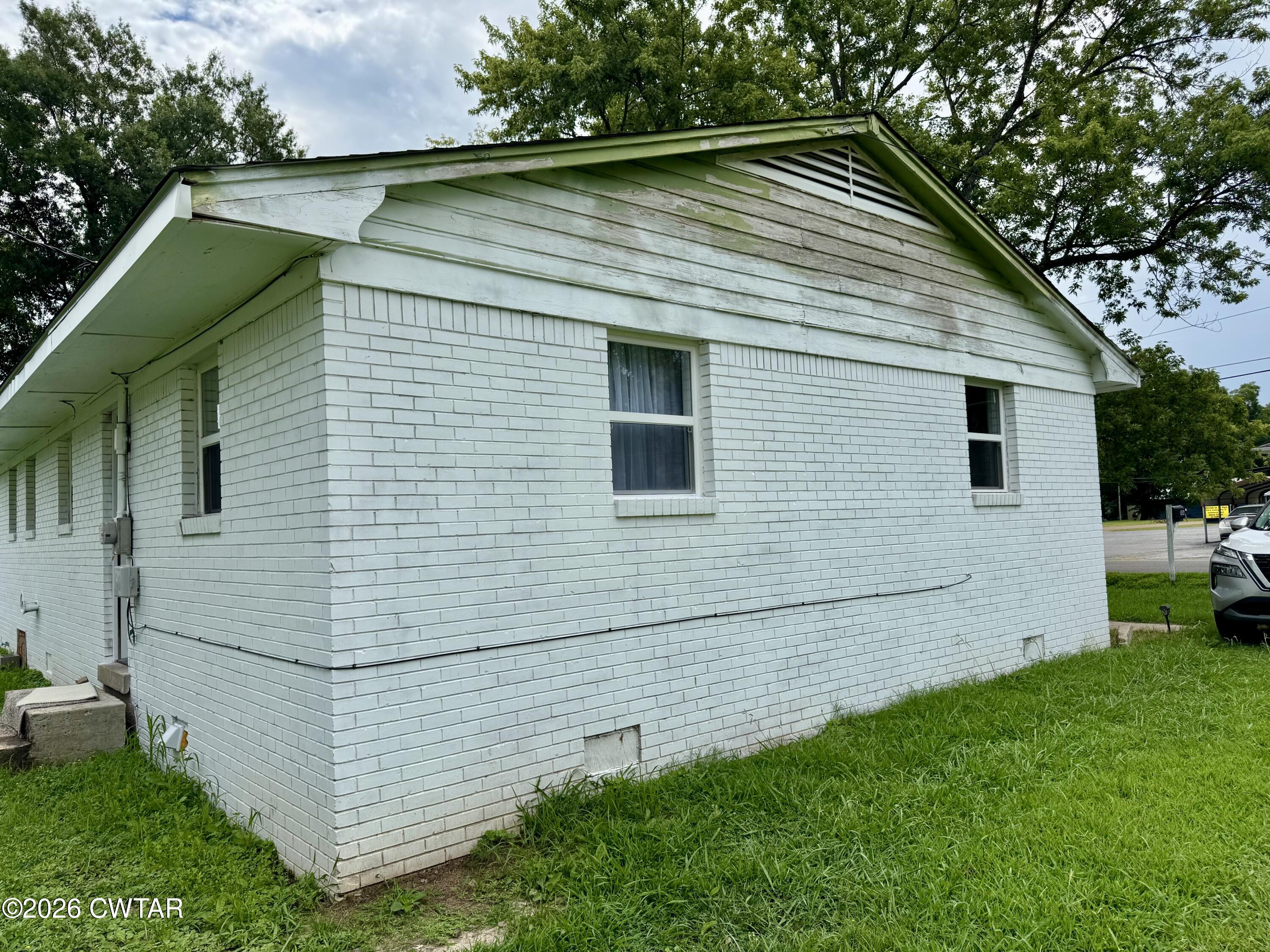 302 - 304 Taylor Street W