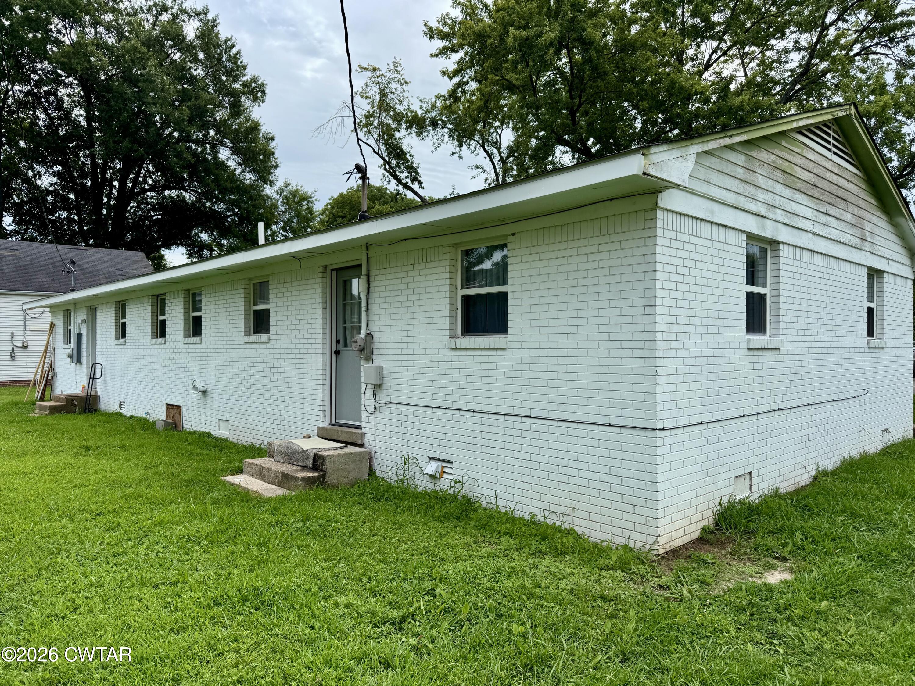 302 - 304 Taylor Street W
