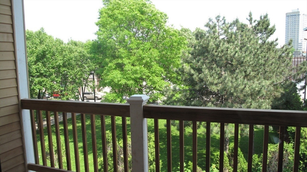 22 Peters Street # 2