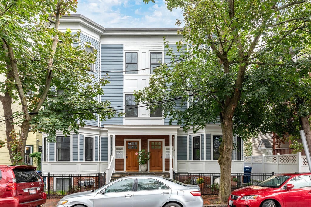 22 Peters Street # 2