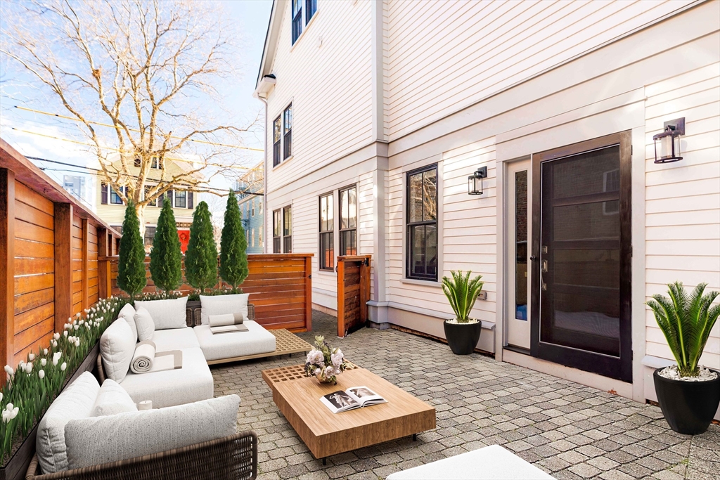 123 Pearl Street # 123