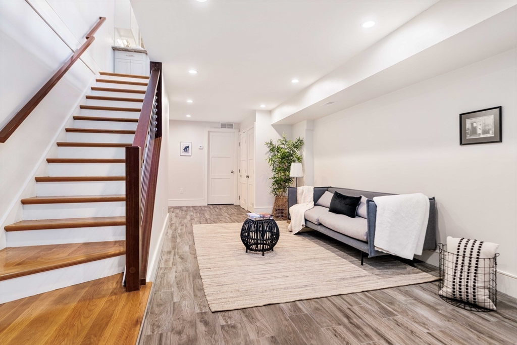 123 Pearl Street # 123