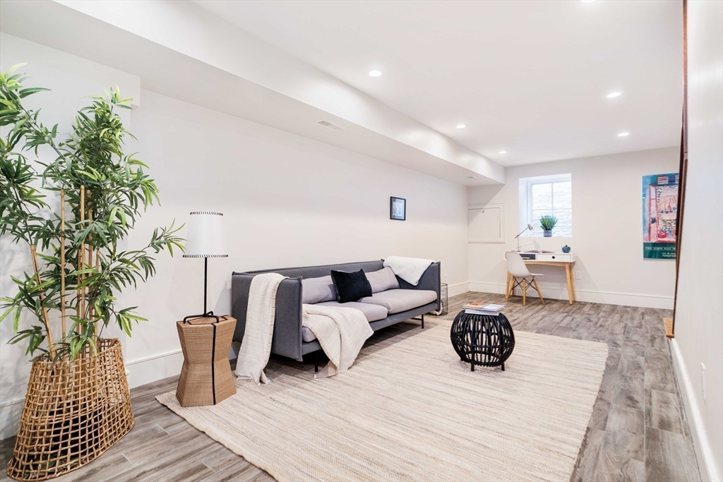 123 Pearl Street # 123
