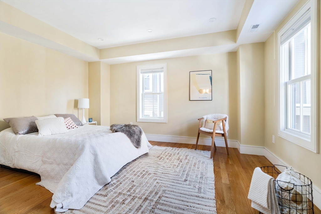 123 Pearl Street # 123