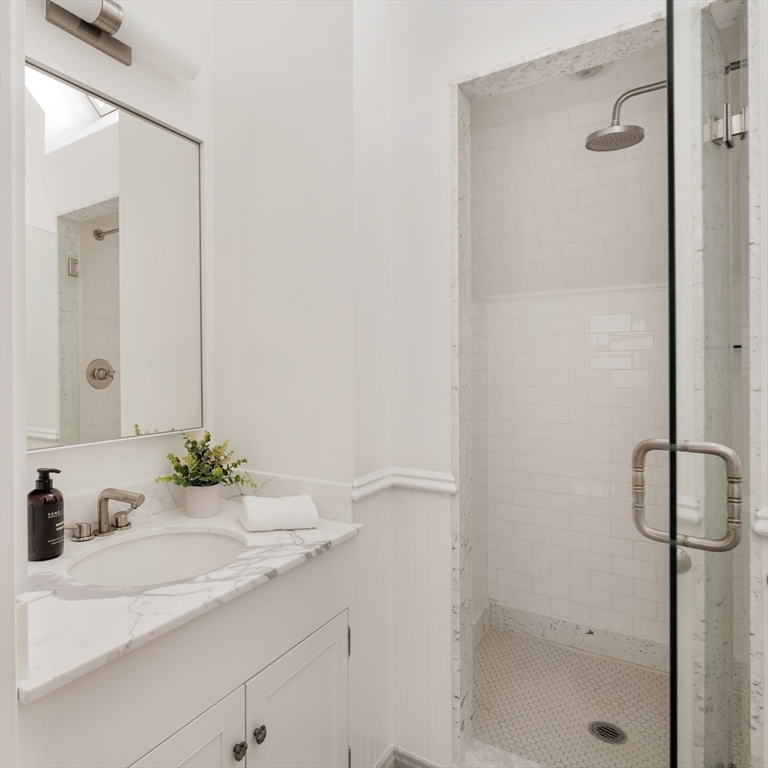 33 Fairmont Avenue # 33