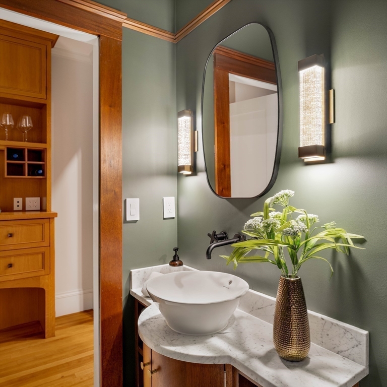 33 Fairmont Avenue # 33
