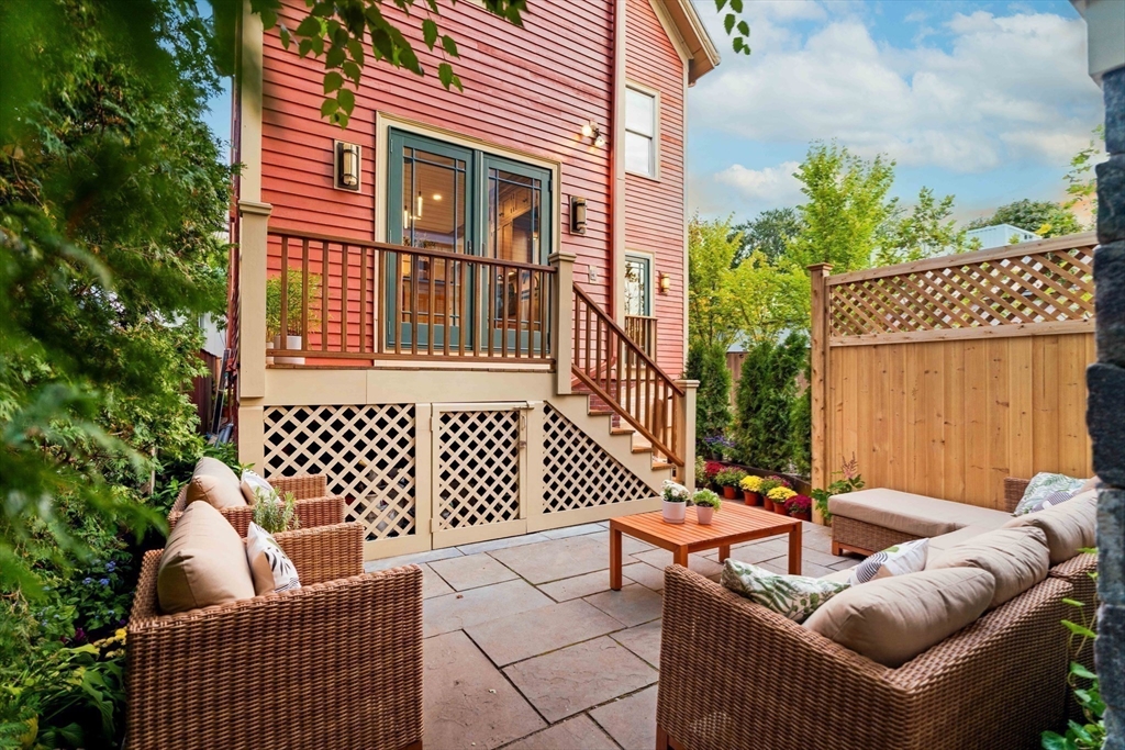 33 Fairmont Avenue # 33