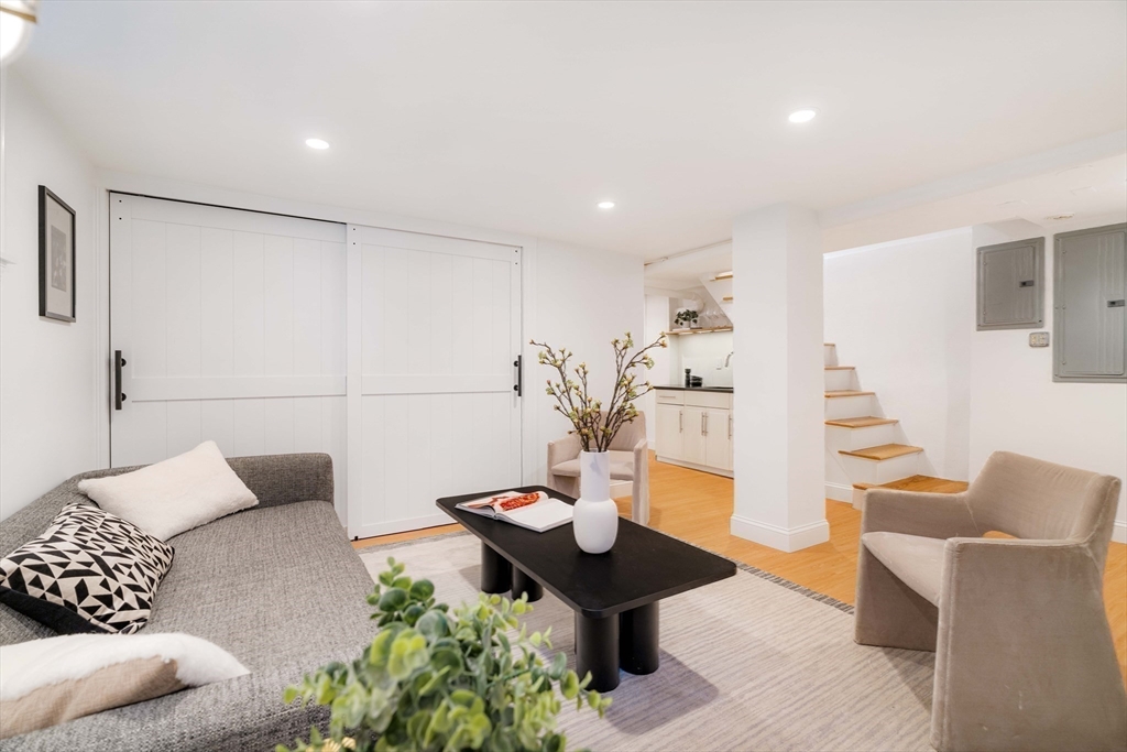 33 Fairmont Avenue # 33