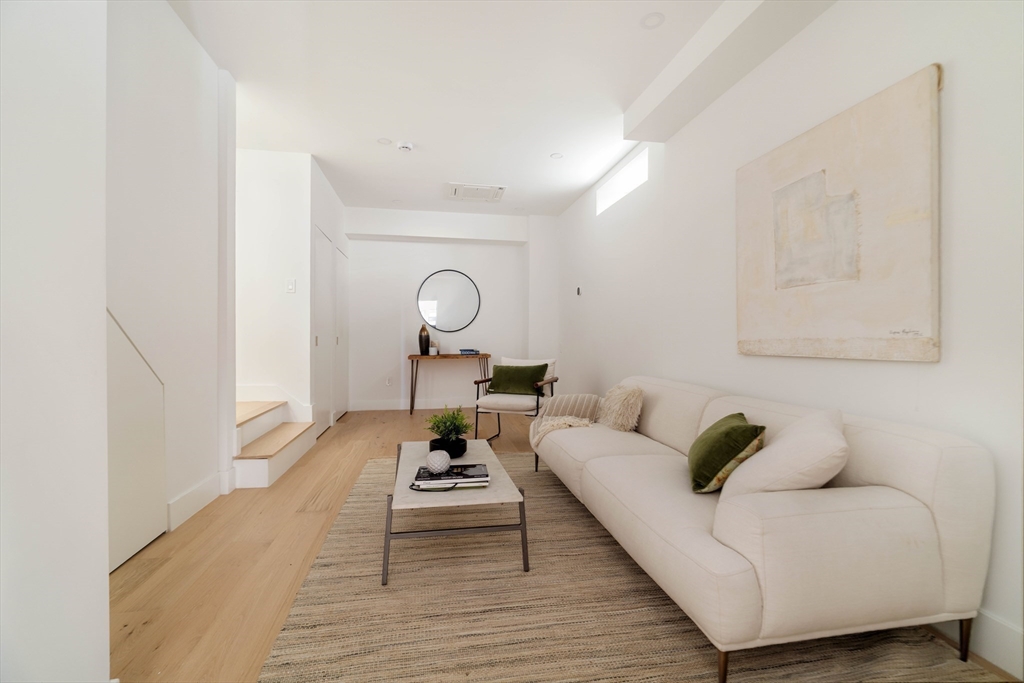 33 Webster Avenue # 33