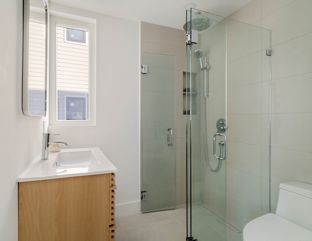33 Webster Avenue # 33