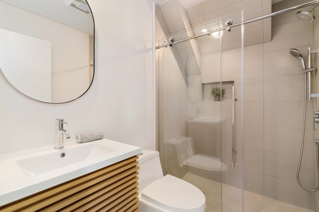 33 Webster Avenue # 33