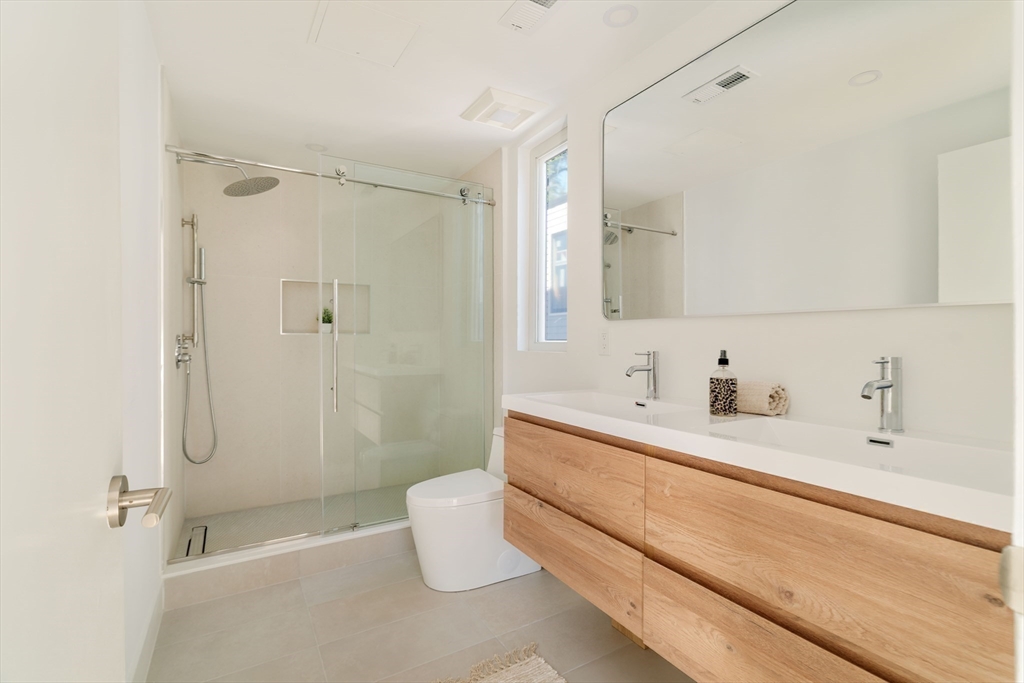 33 Webster Avenue # 33
