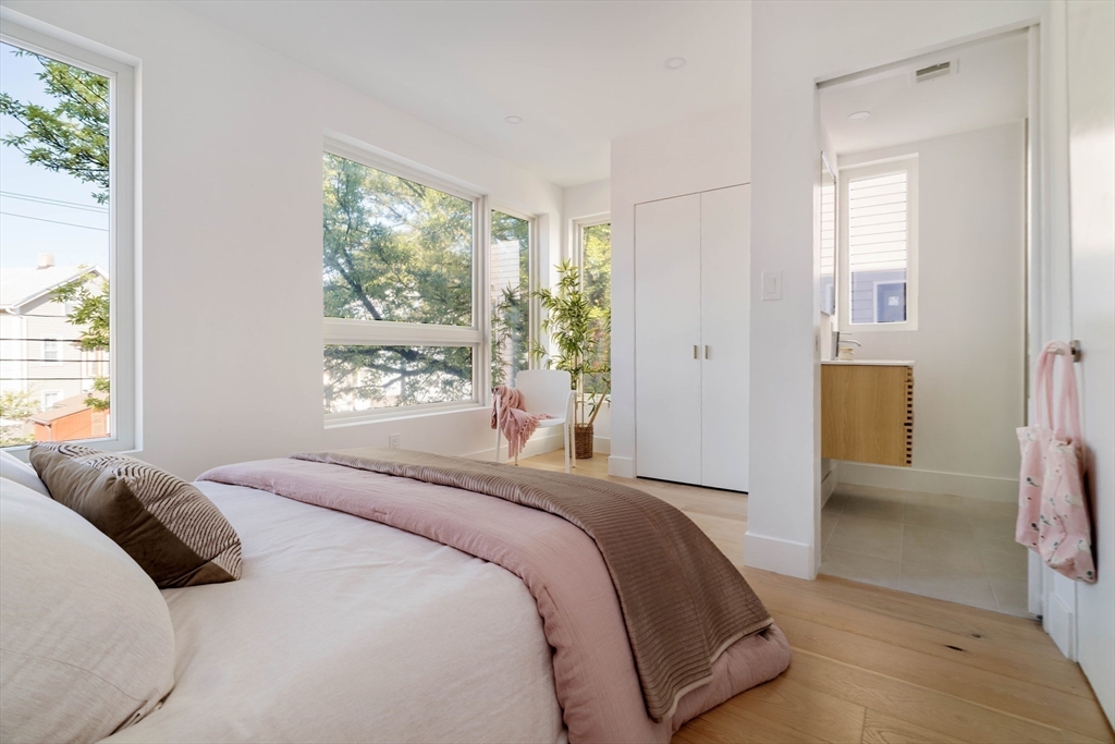 33 Webster Avenue # 33