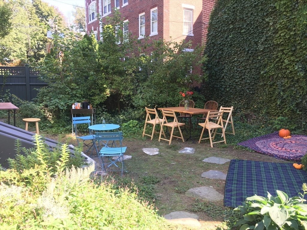 26 Linnaean Street # 4