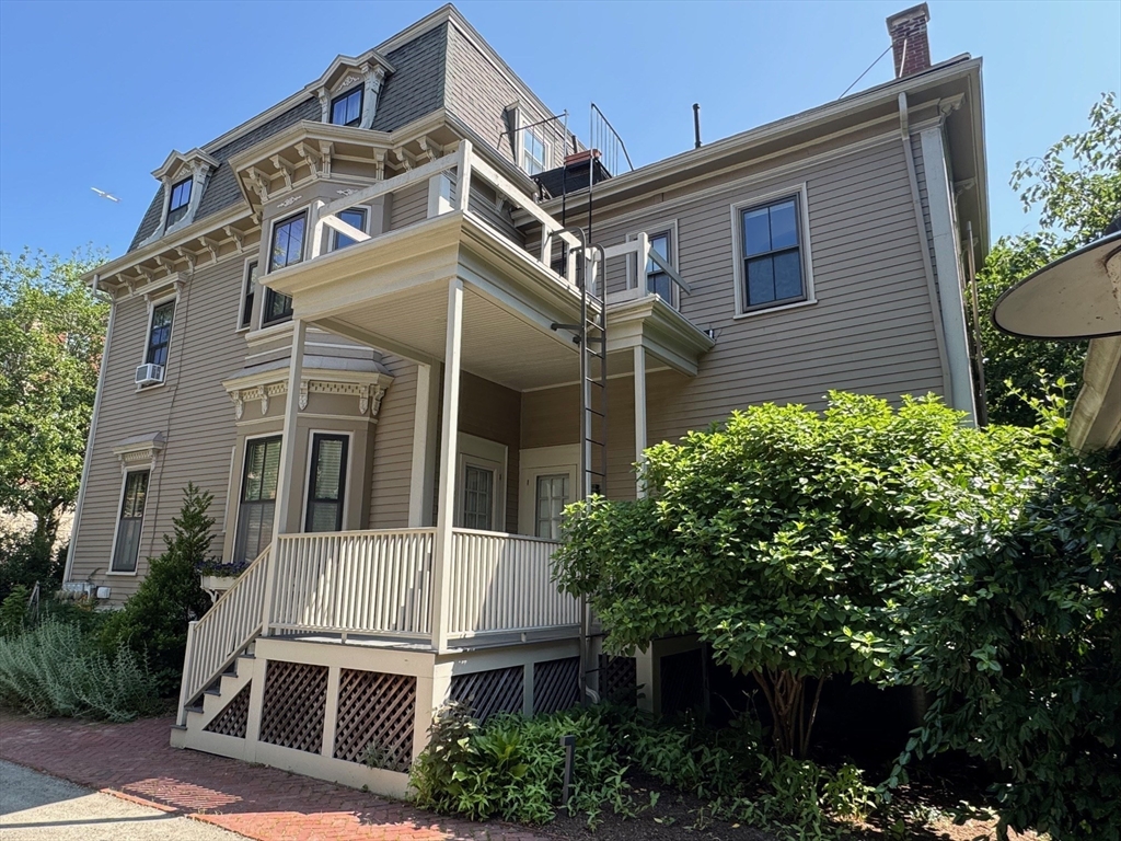 26 Linnaean Street # 4