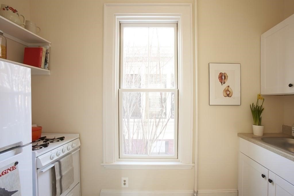 26 Linnaean Street # 4