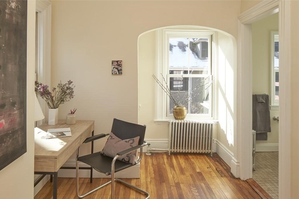 26 Linnaean Street # 4