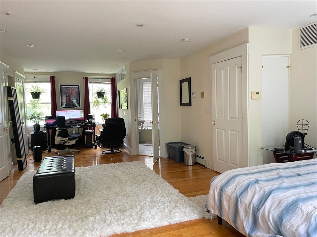 30 Cottage Street # 30