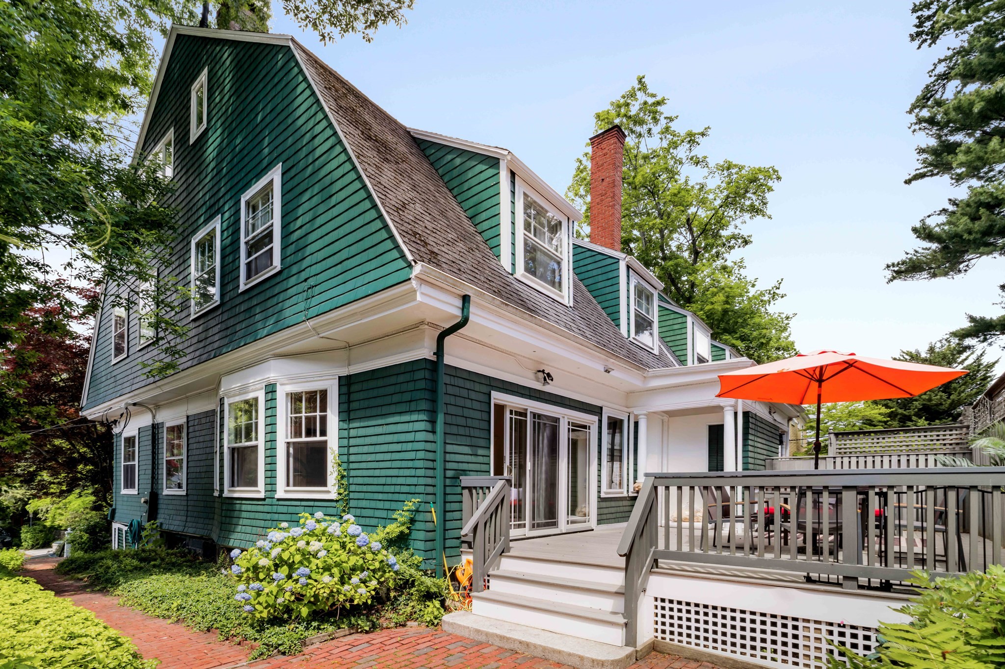 86 Avon Hill Street