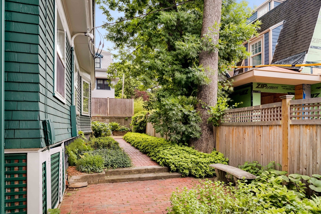 86 Avon Hill Street