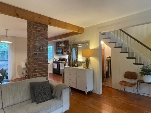 105 Pleasant # 105