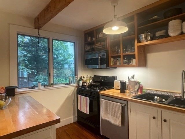 105 Pleasant # 105