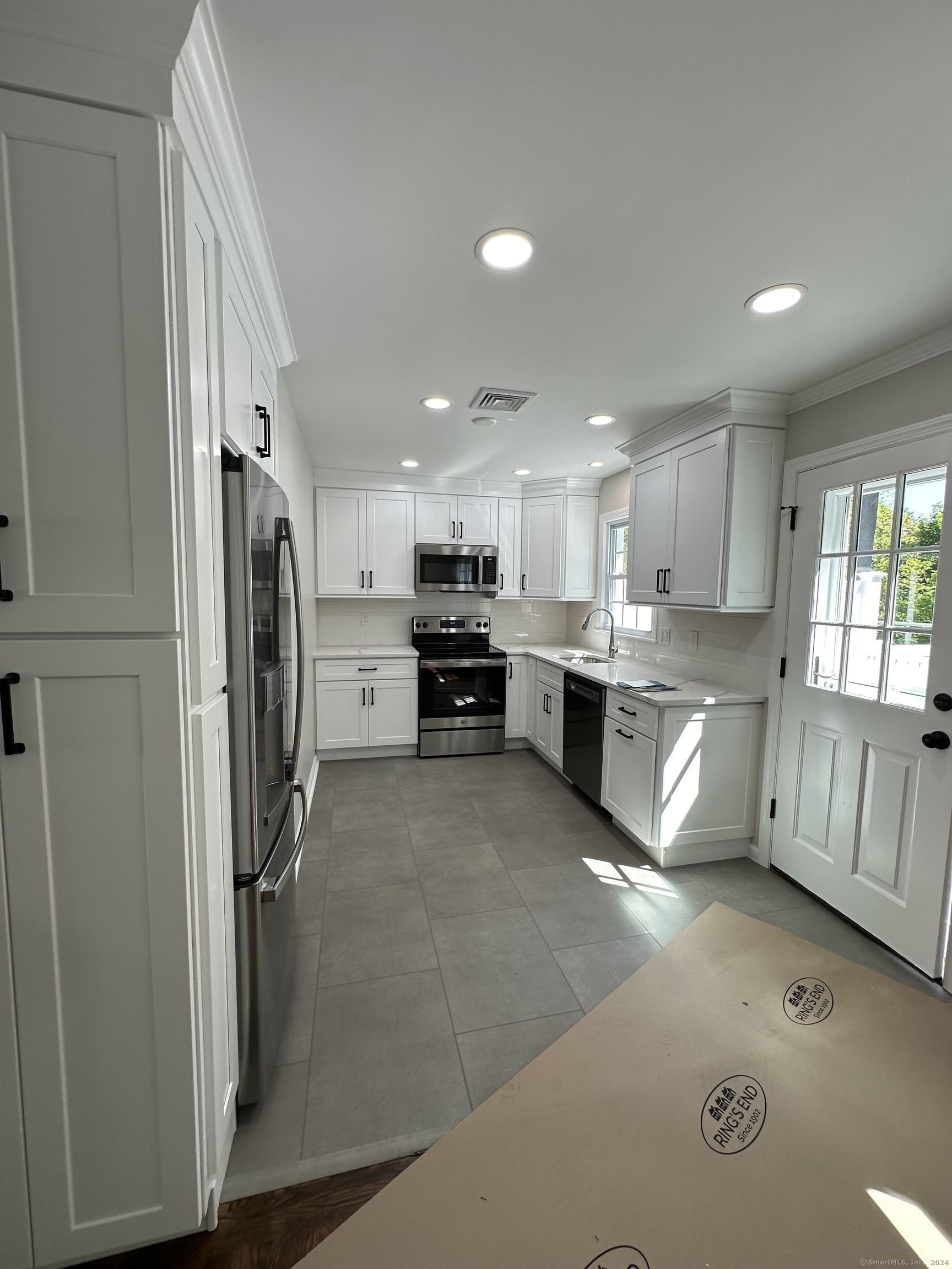 140 Millport Avenue