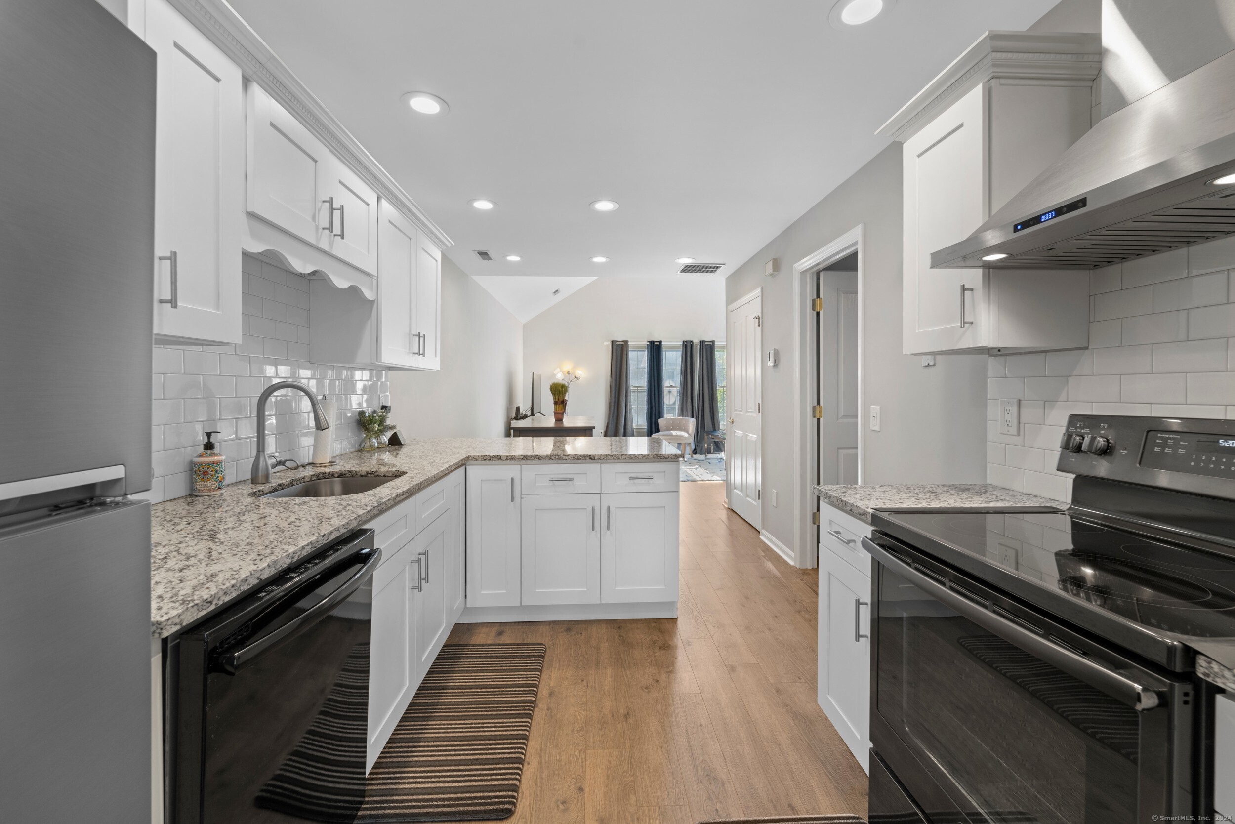 81 Locust Avenue APT 321