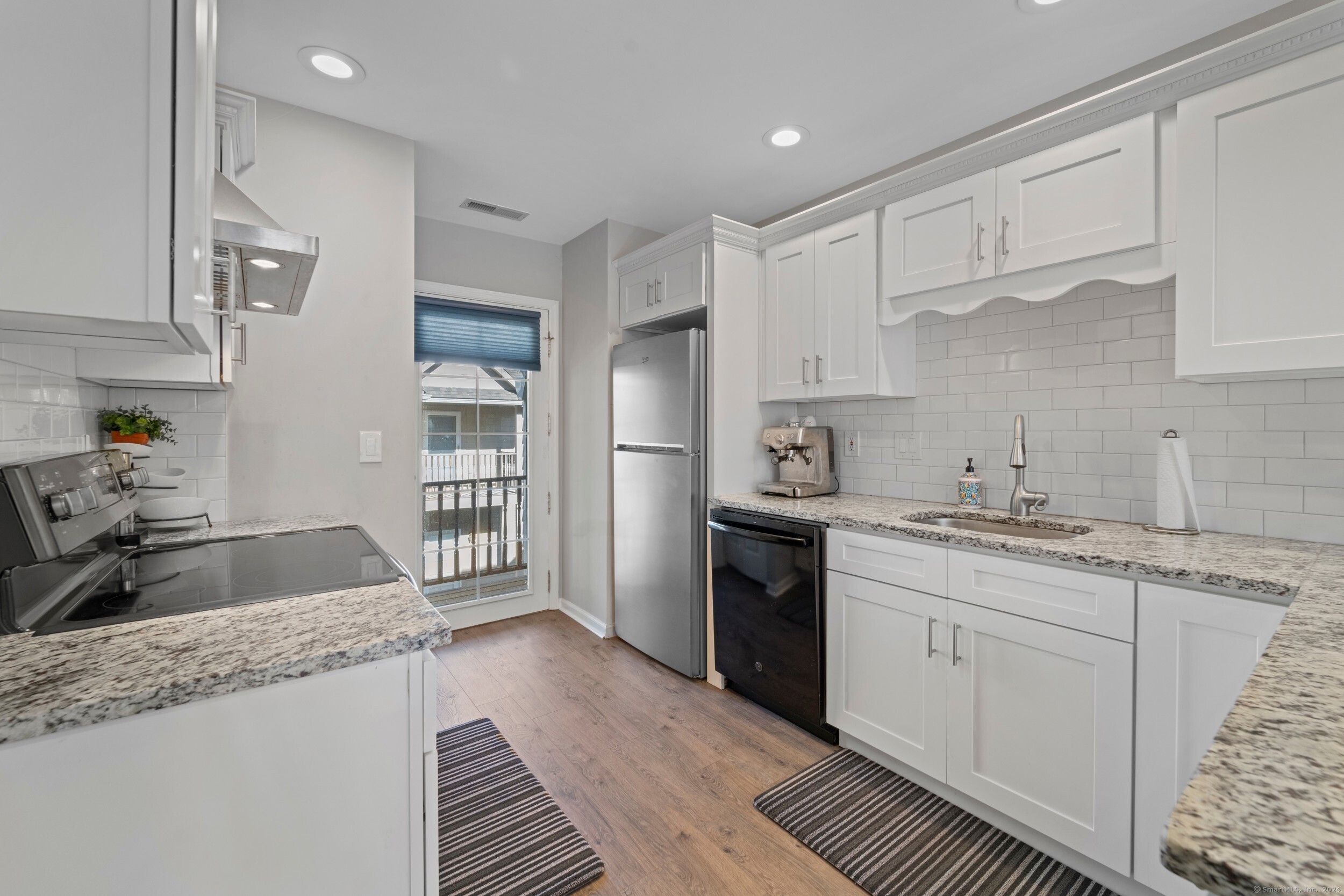 81 Locust Avenue APT 321