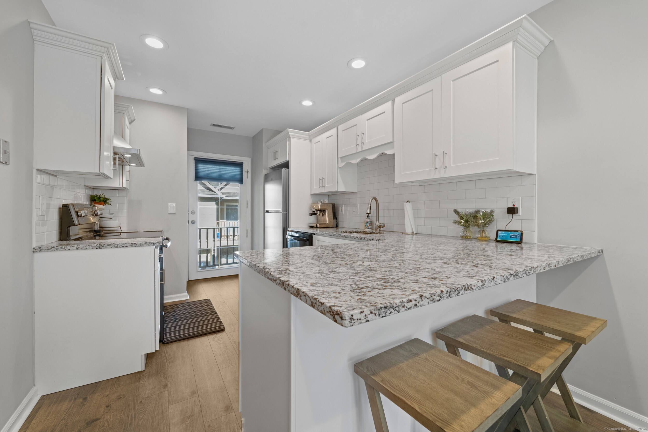 81 Locust Avenue APT 321