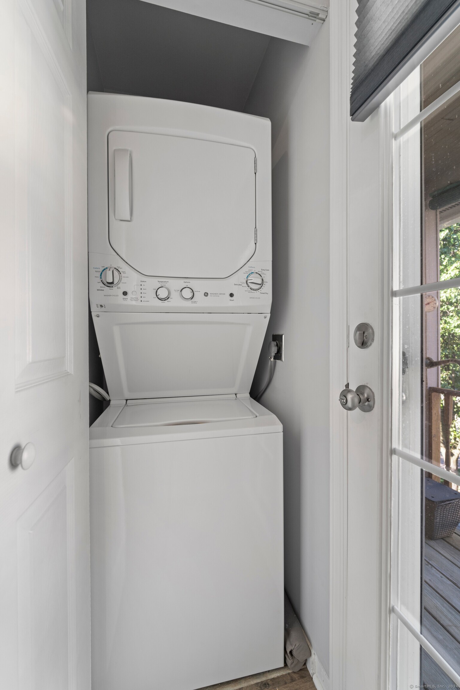 81 Locust Avenue APT 321
