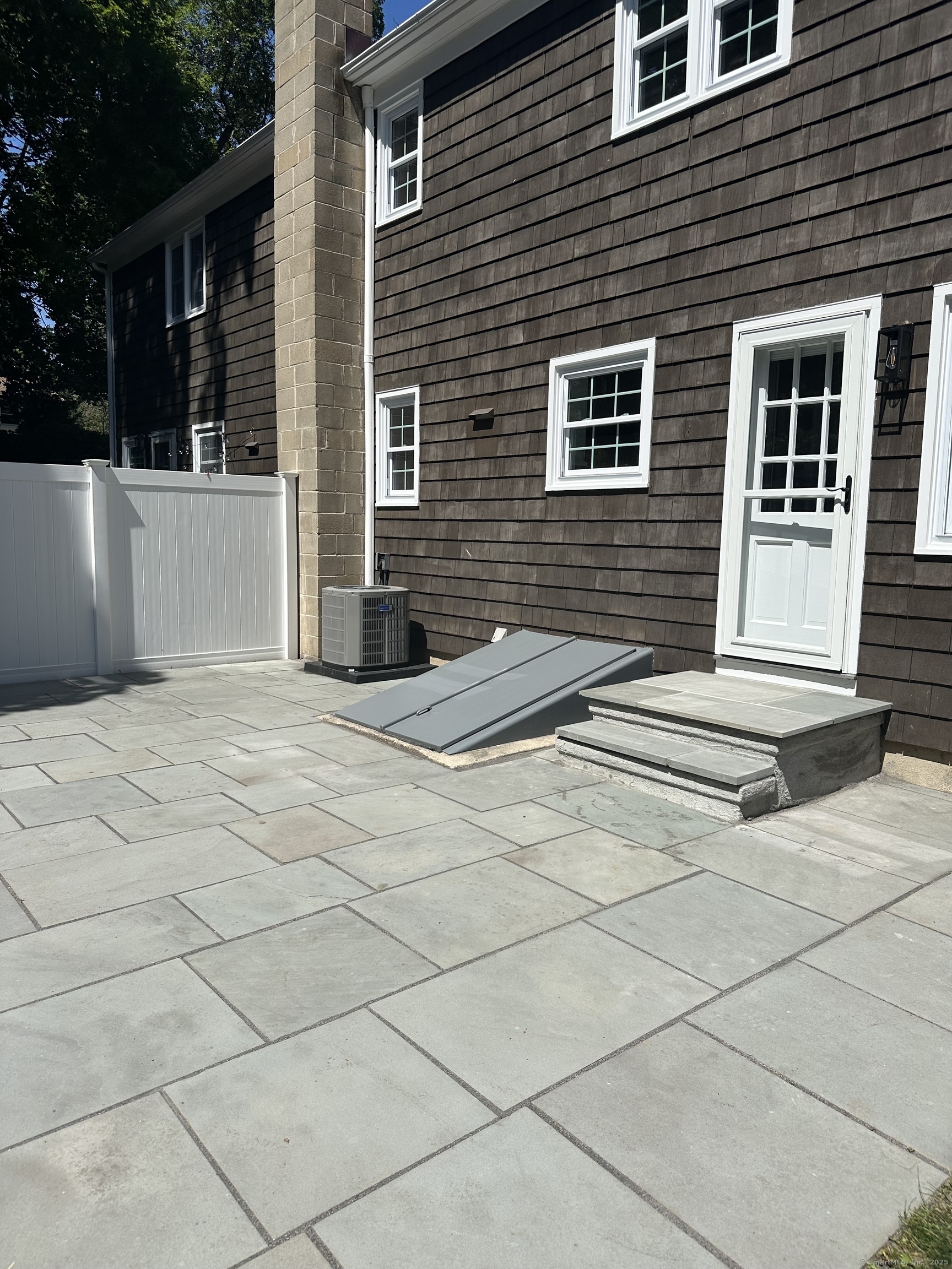 137 Millport Avenue