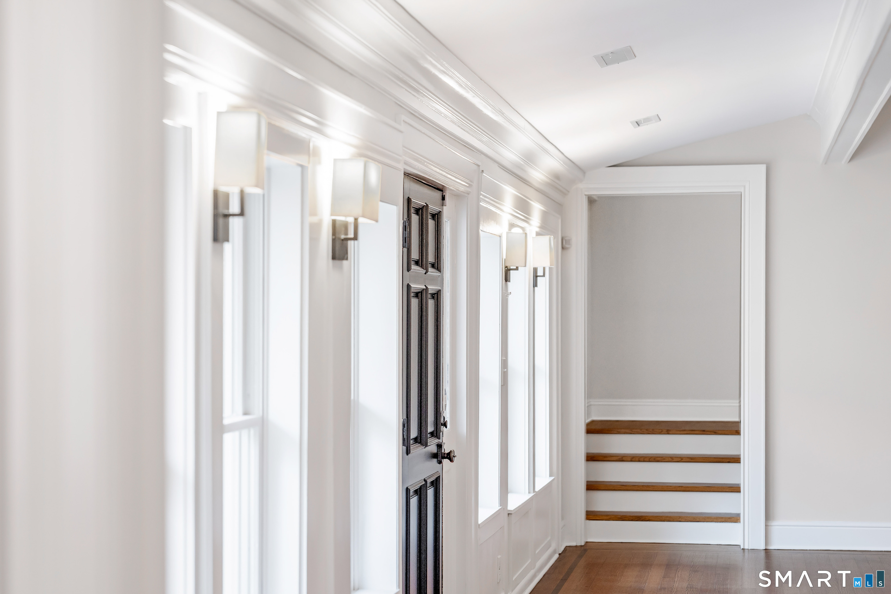 10 Woodhill Road