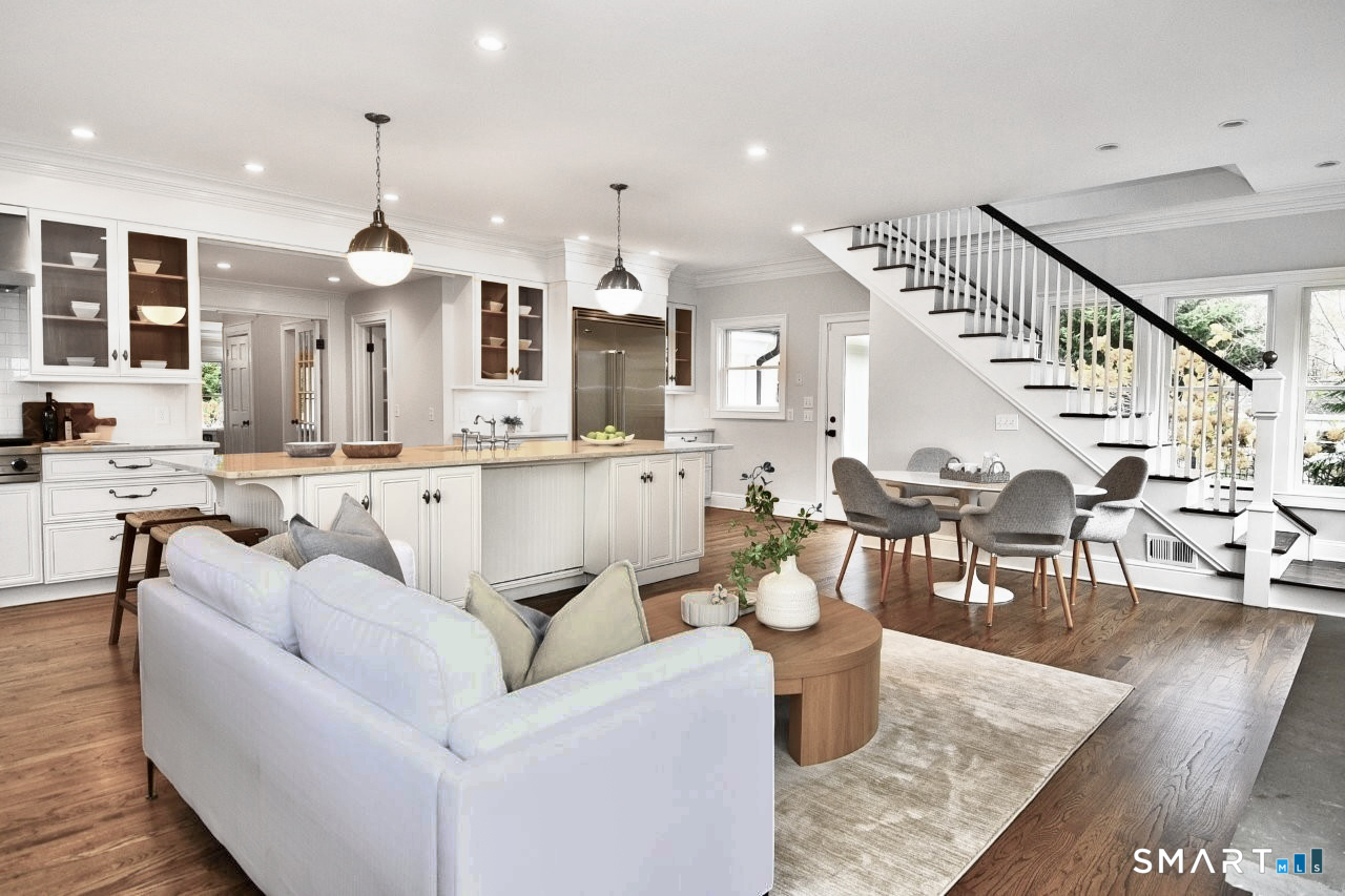10 Woodhill Road