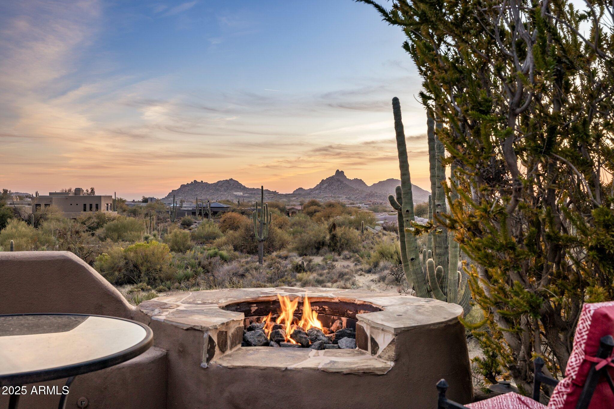 11077 E CINDER CONE Trail