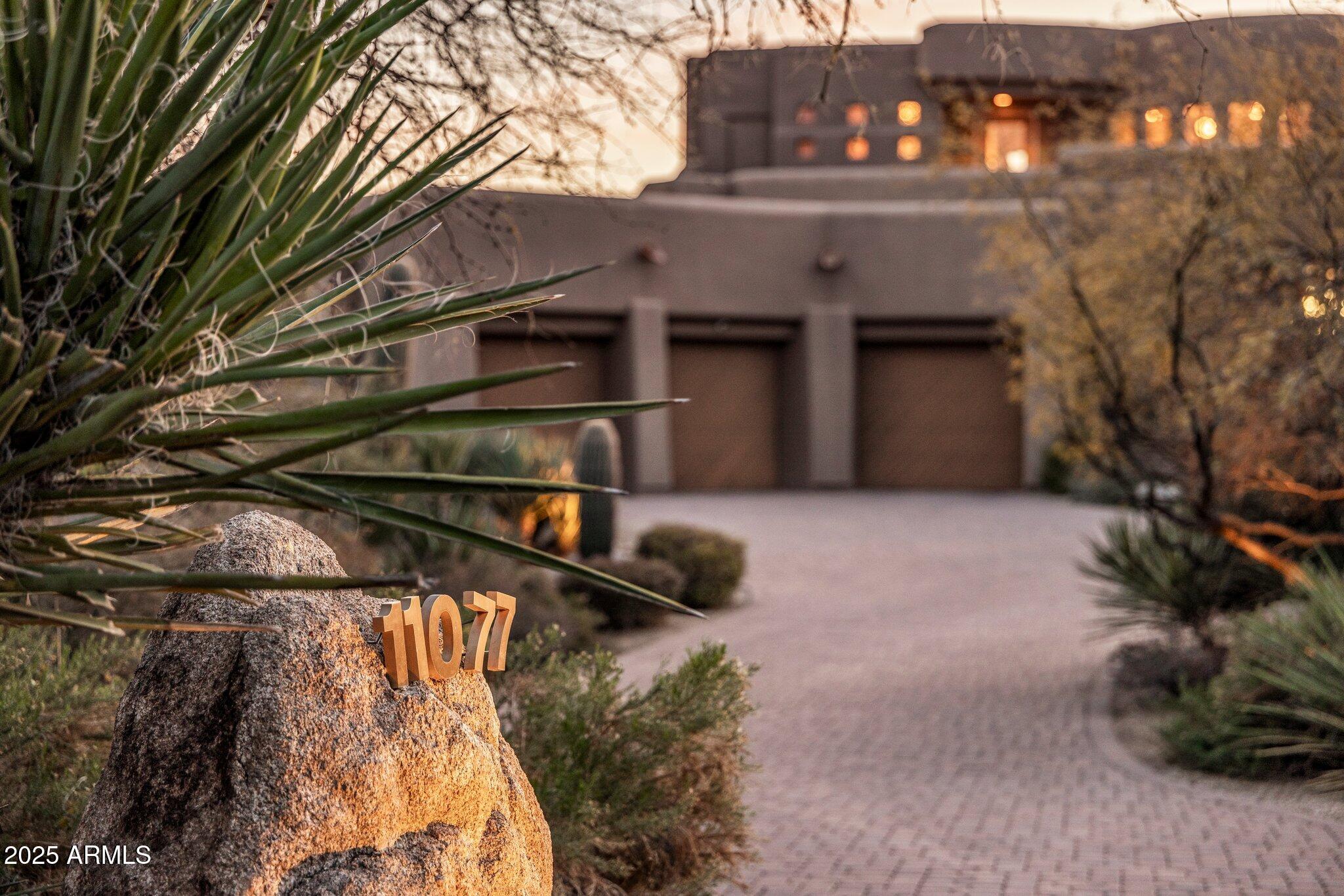 11077 E CINDER CONE Trail