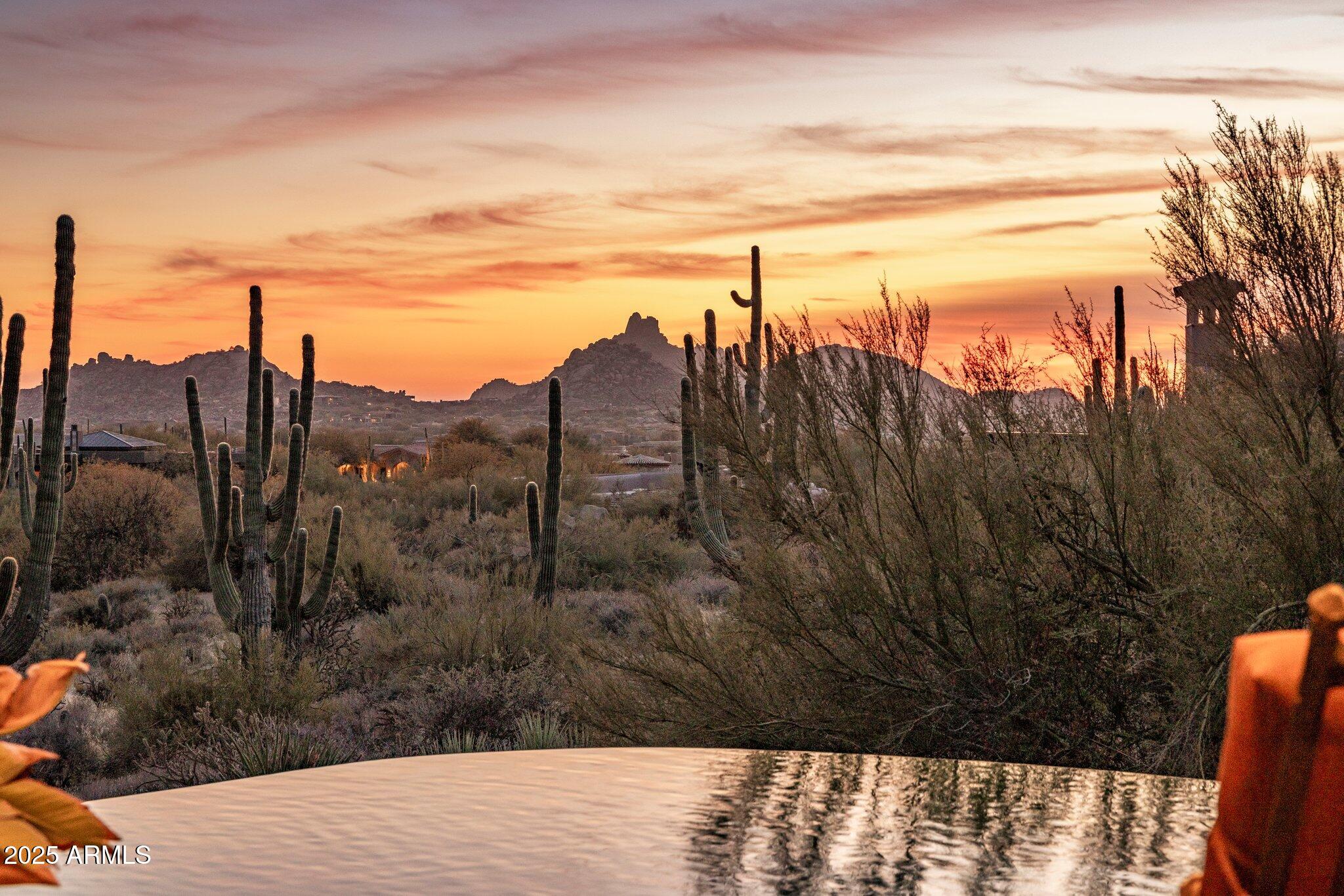 11077 E CINDER CONE Trail