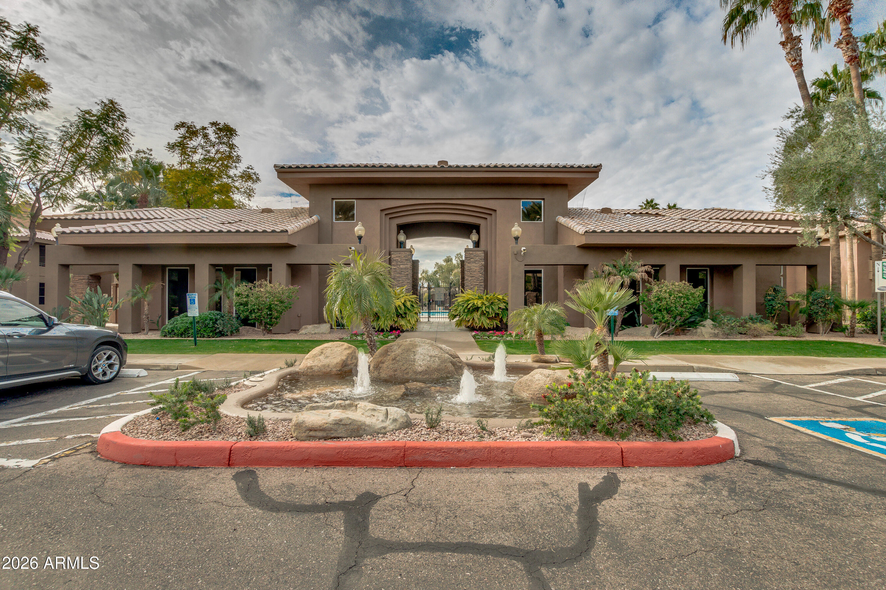 7009 E ACOMA Drive 2002