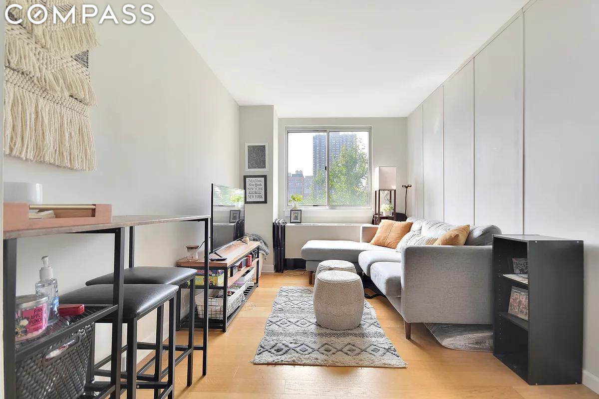 308 E 38th Street 8A