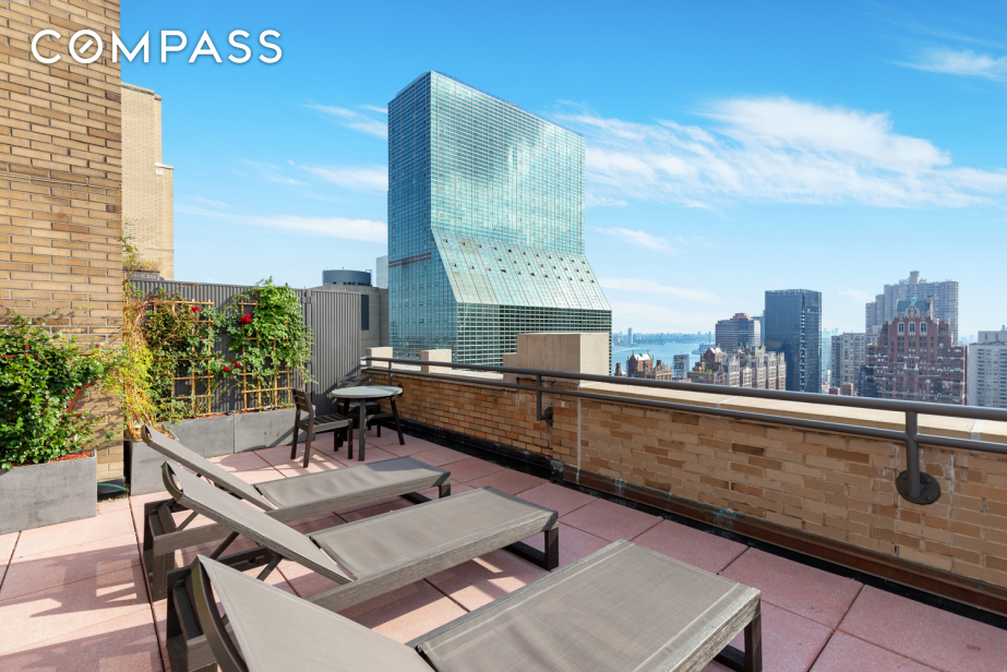 310 E 46th Street 19L