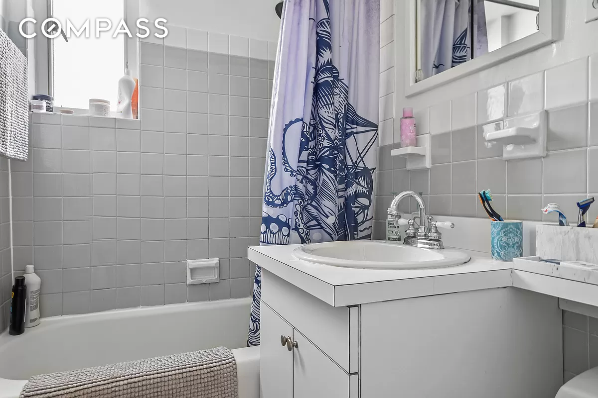 411 E 53rd Street 17A