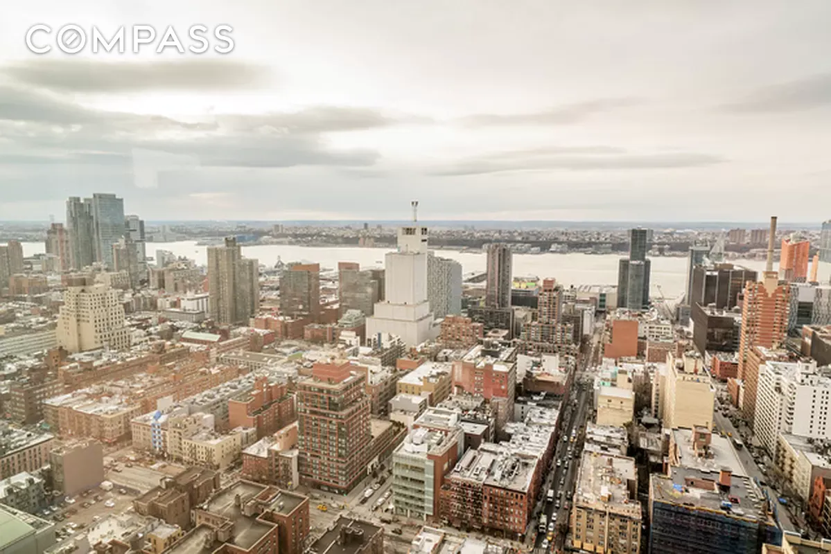 322 W 57th Street 38Q