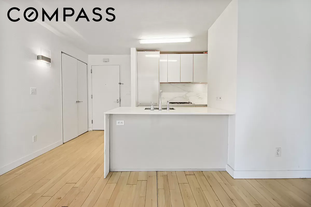 322 W 57th Street 38Q